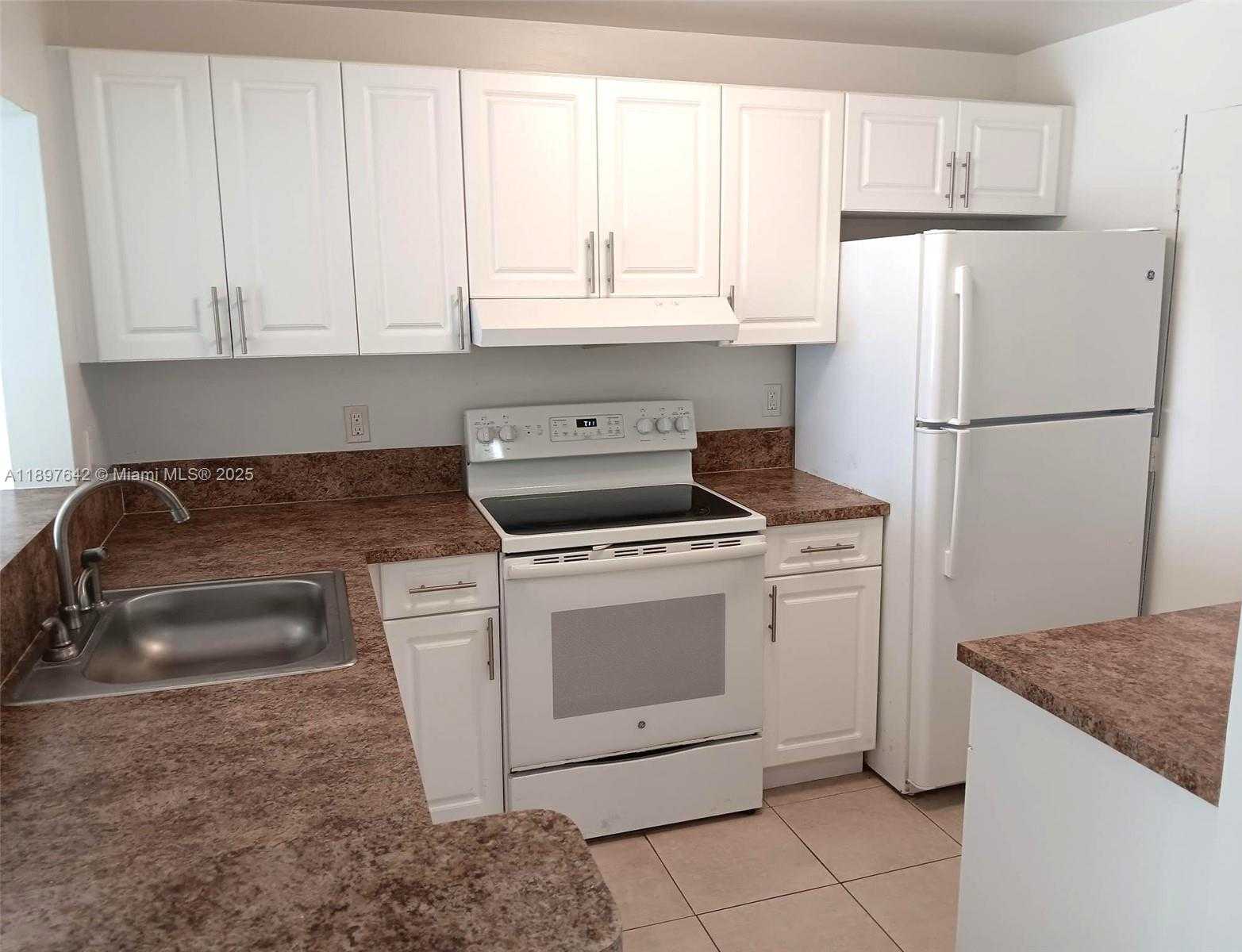 Small Image of 1830 DIXIEANNA ST #503, Hollywood Number 2