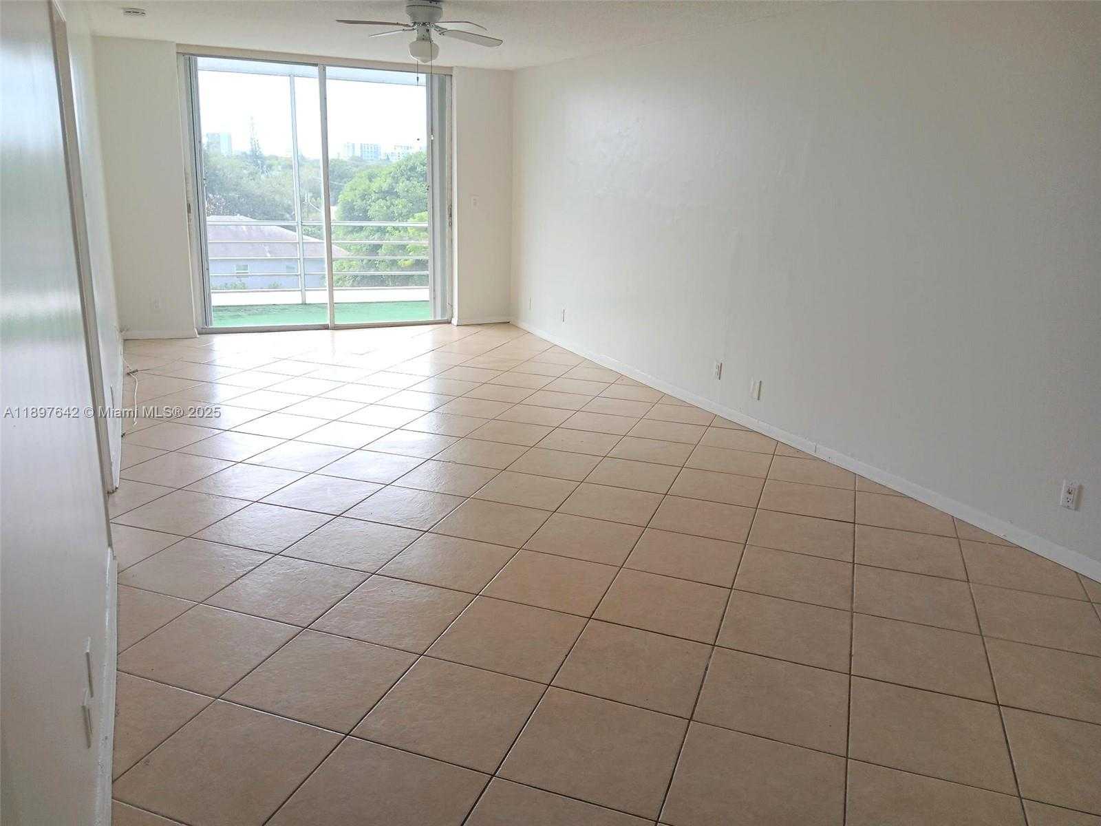 Small Image of 1830 DIXIEANNA ST #503, Hollywood Number 5