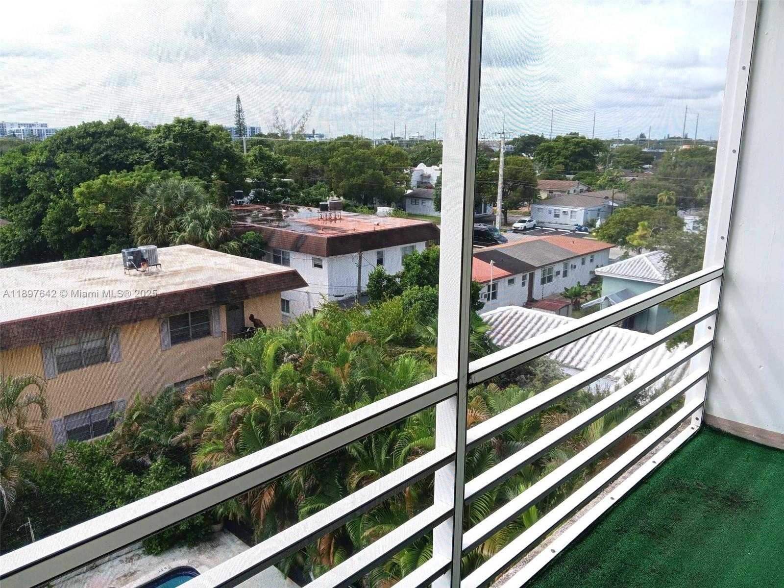 Small Image of 1830 DIXIEANNA ST #503, Hollywood Number 7