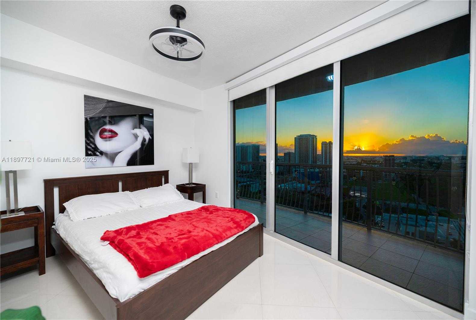 Small Image of 1750 NORTH BAYSHORE DR #2615, Miami Number 4