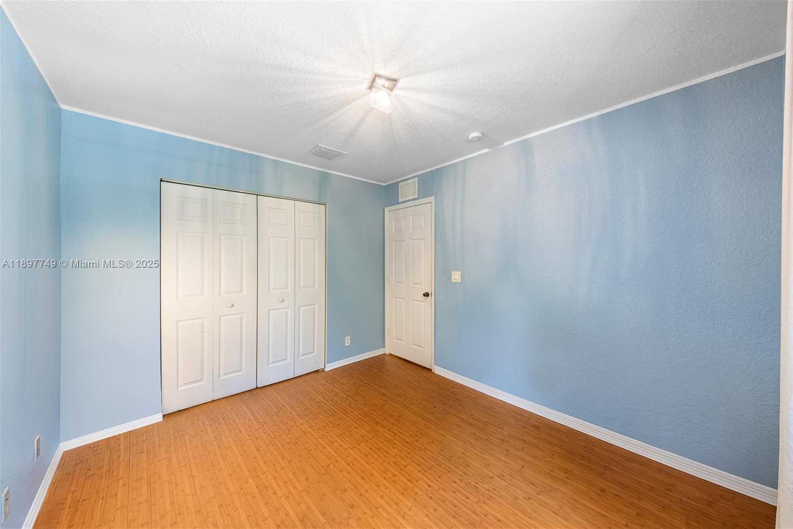 Imagen de Pequeño Objeto