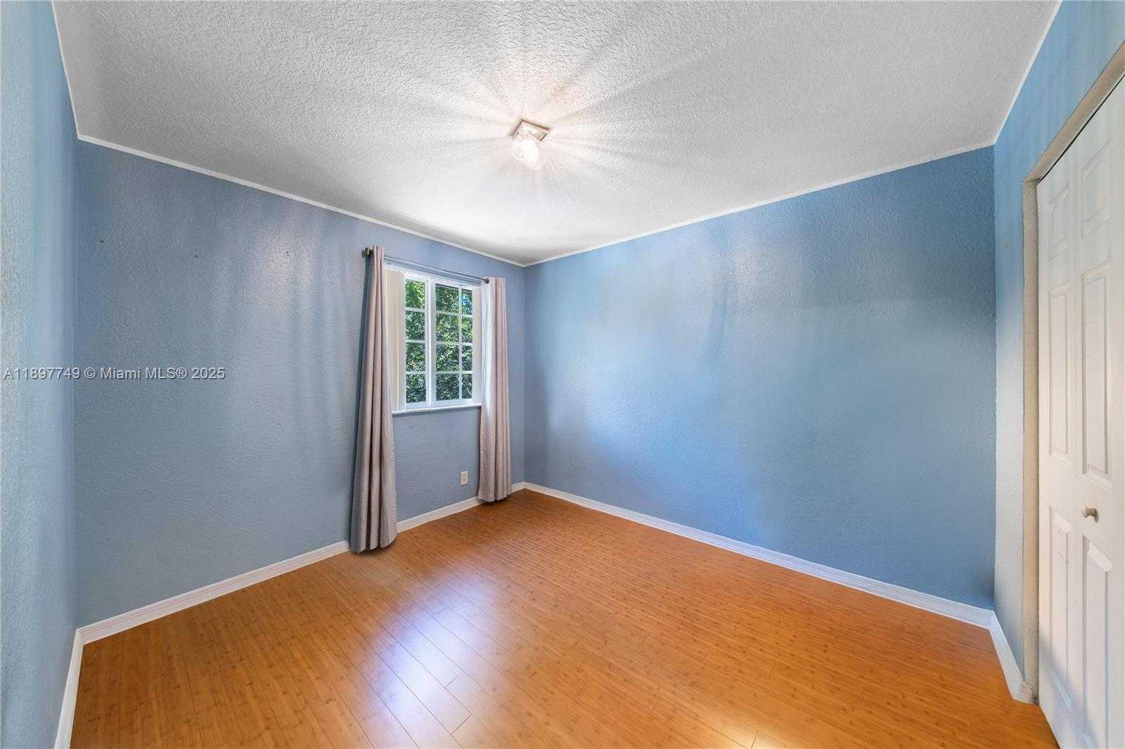 Imagen de Pequeño Objeto