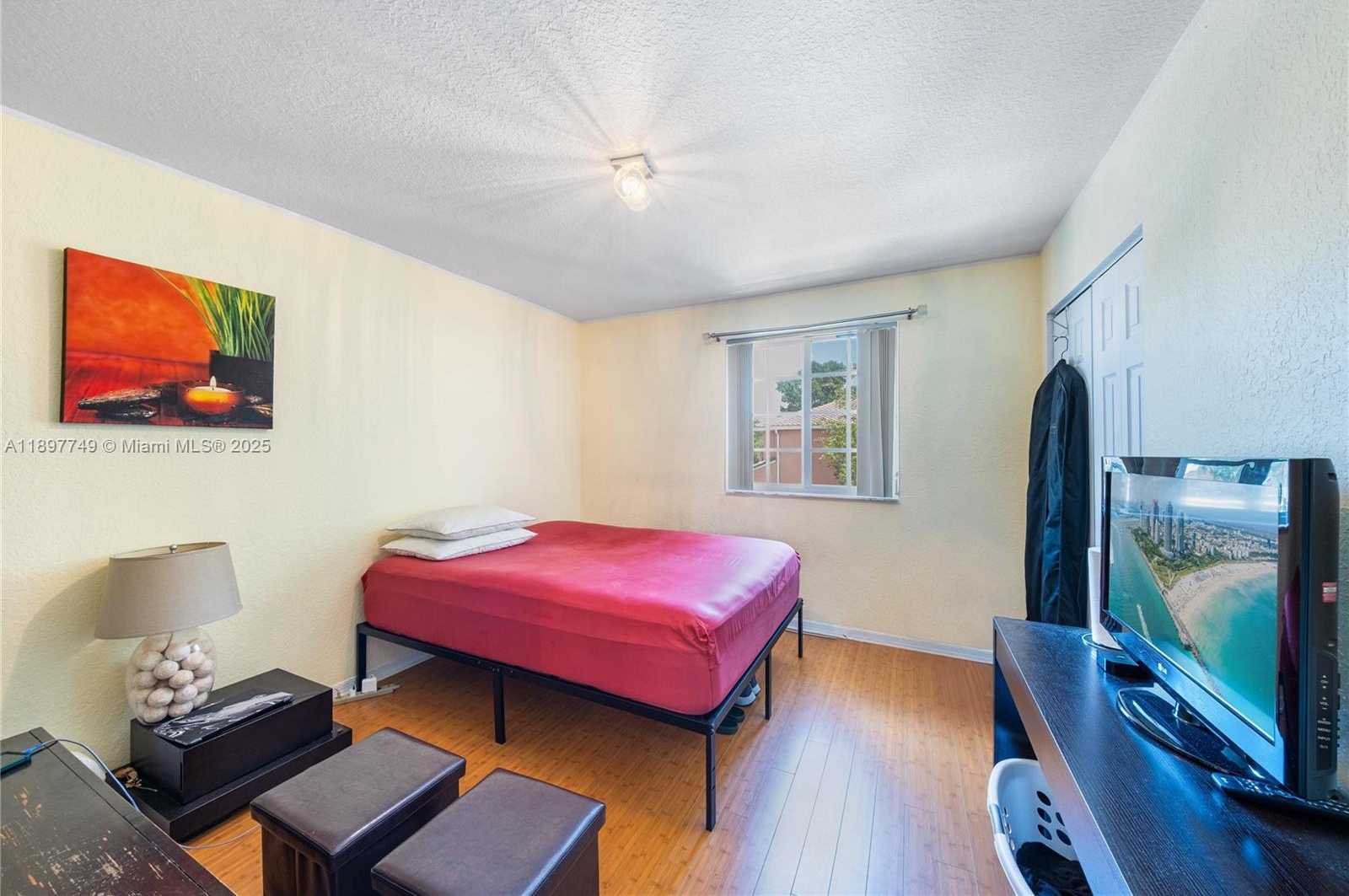 Imagen de Pequeño Objeto