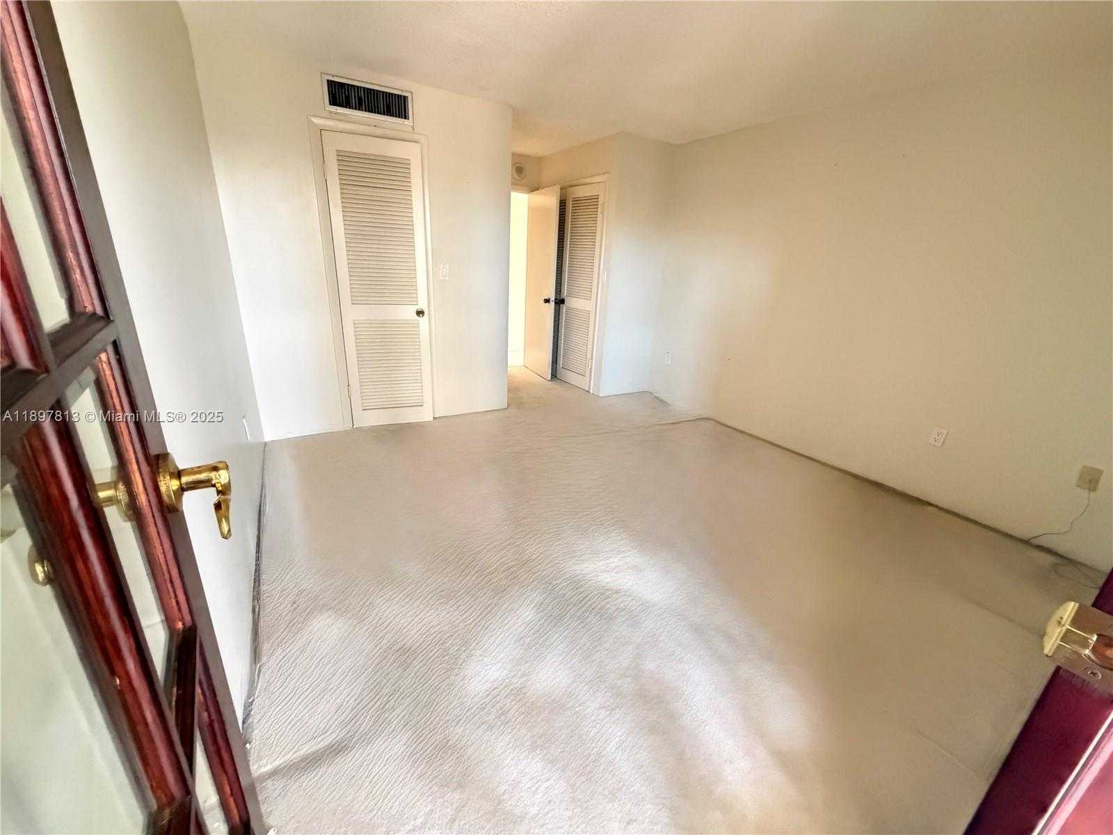 Small Image of 6423 COLLINS AVE #310, Miami Beach Number 11