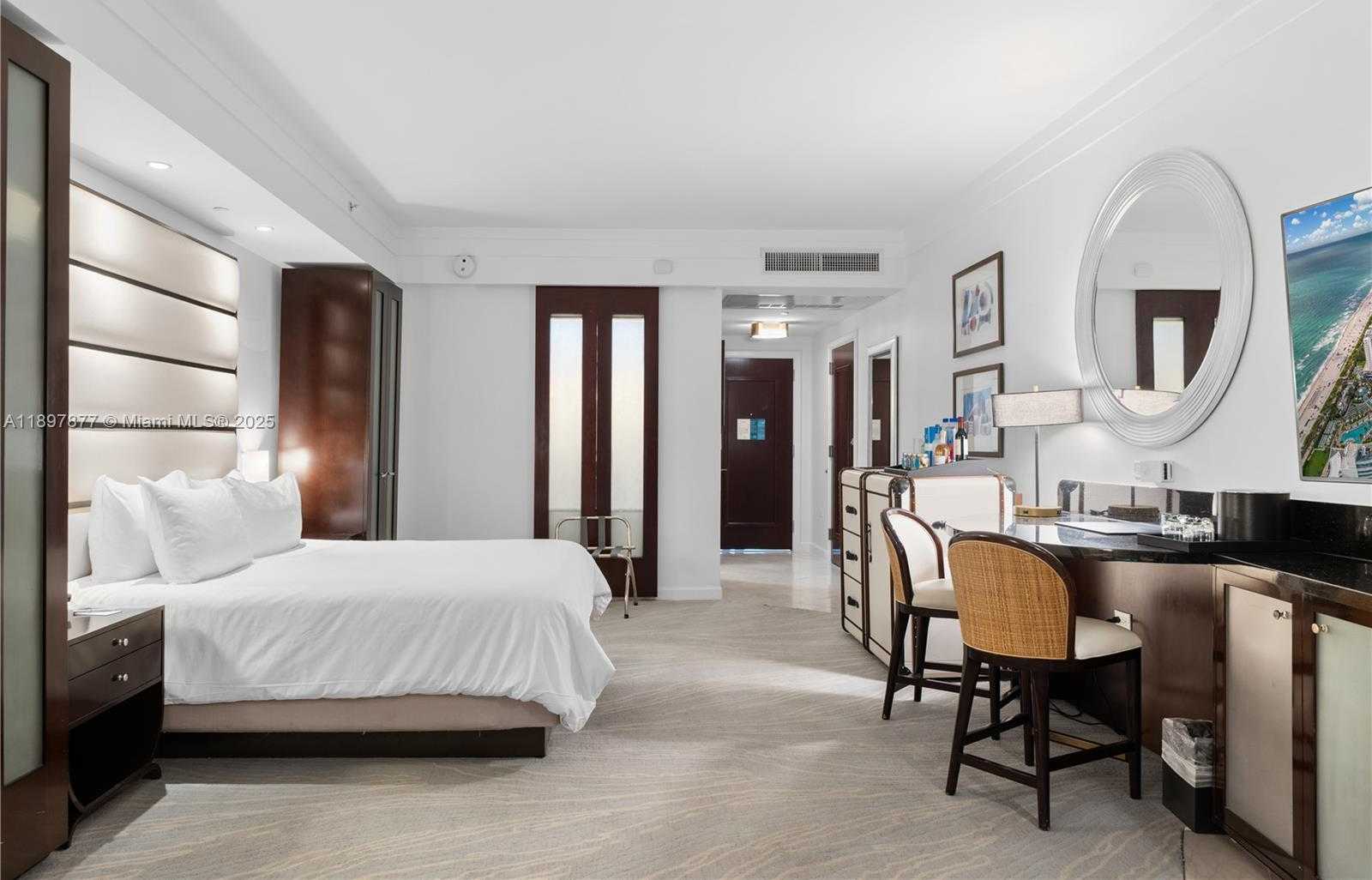 Small Image of 4391 COLLINS AVE #1403, Miami Beach Number 3