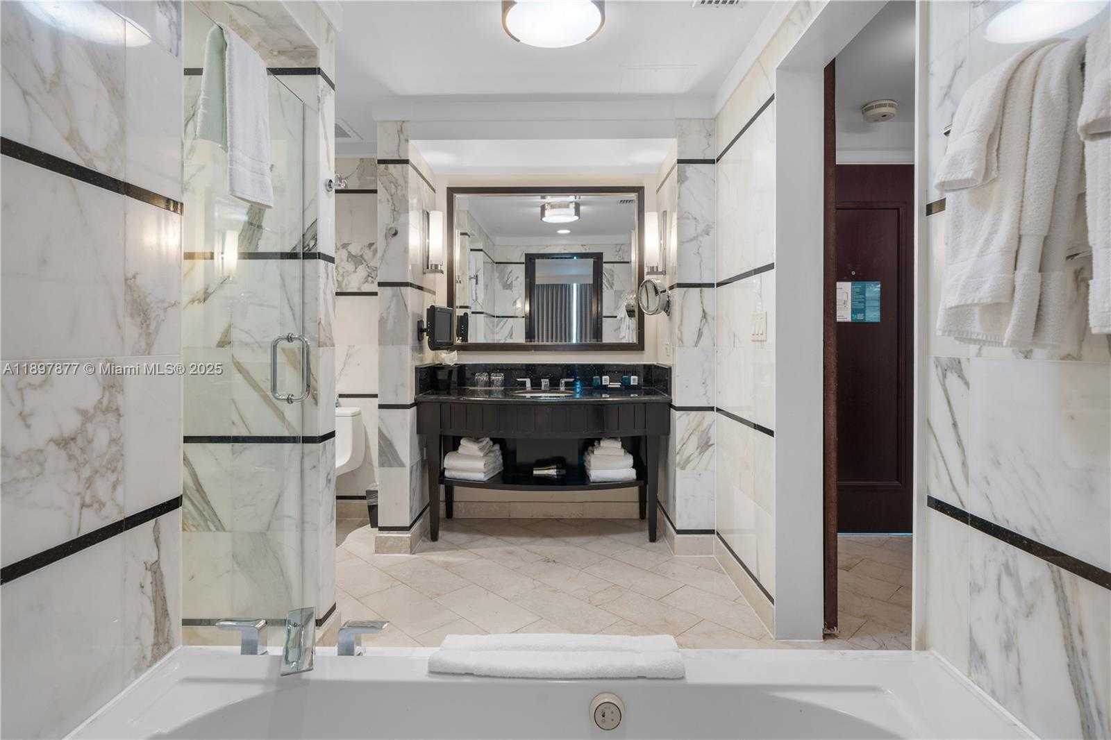 Small Image of 4391 COLLINS AVE #1403, Miami Beach Number 5