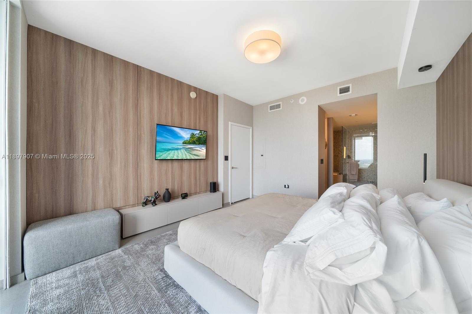 Small Image of 88 SOUTH WEST 7TH ST #3910, Miami Number 19