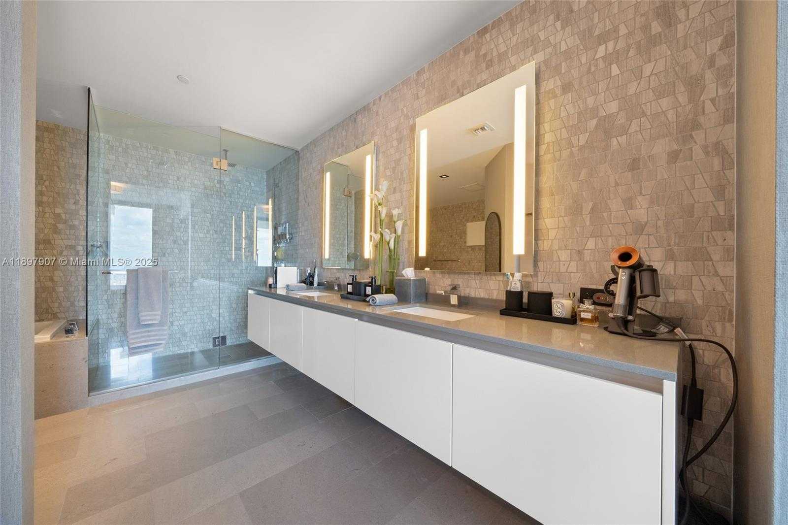 Small Image of 88 SOUTH WEST 7TH ST #3910, Miami Number 20