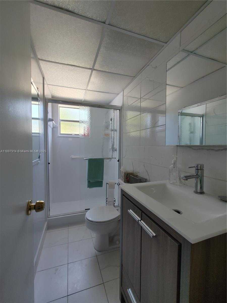 Small Image of 201 178TH DR #340, Sunny Isles Beach Number 12