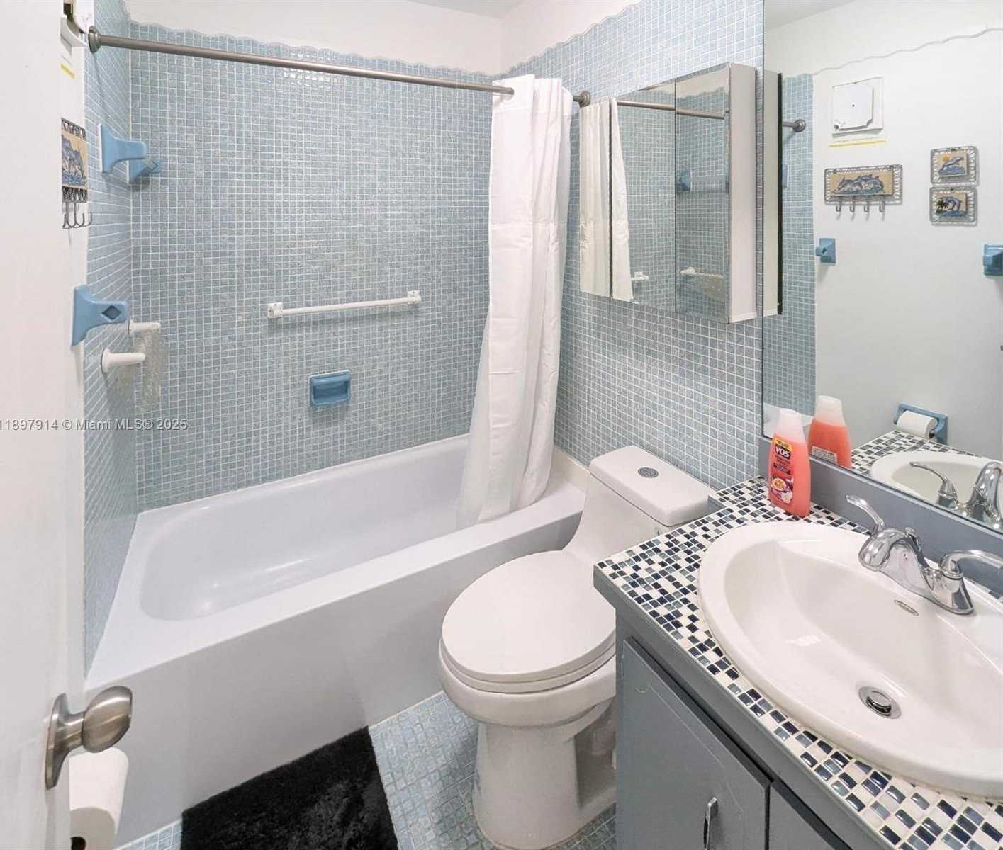 Small Image of 201 178TH DR #340, Sunny Isles Beach Number 14