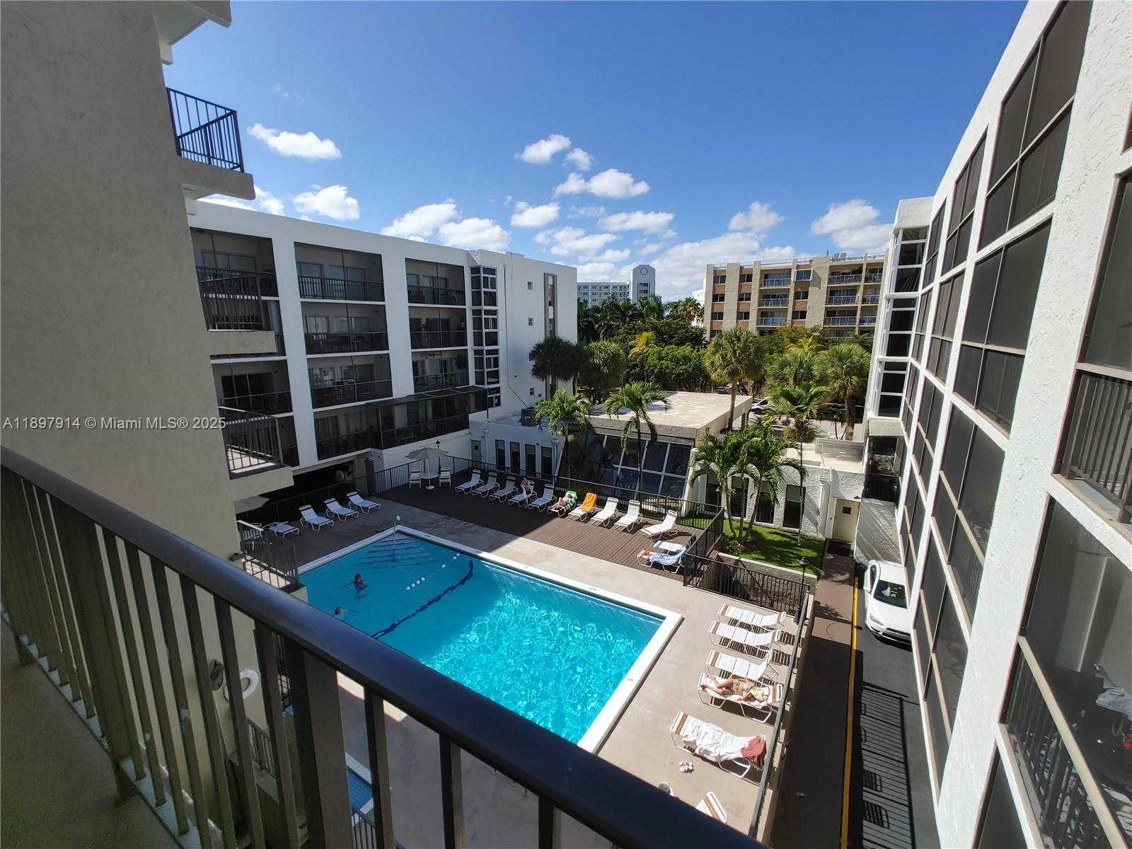 Small Image of 201 178TH DR #340, Sunny Isles Beach Number 4