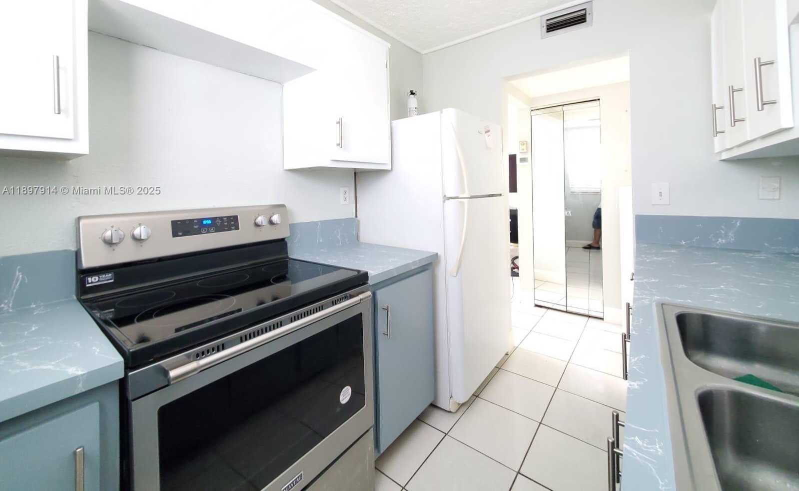 Small Image of 201 178TH DR #340, Sunny Isles Beach Number 7