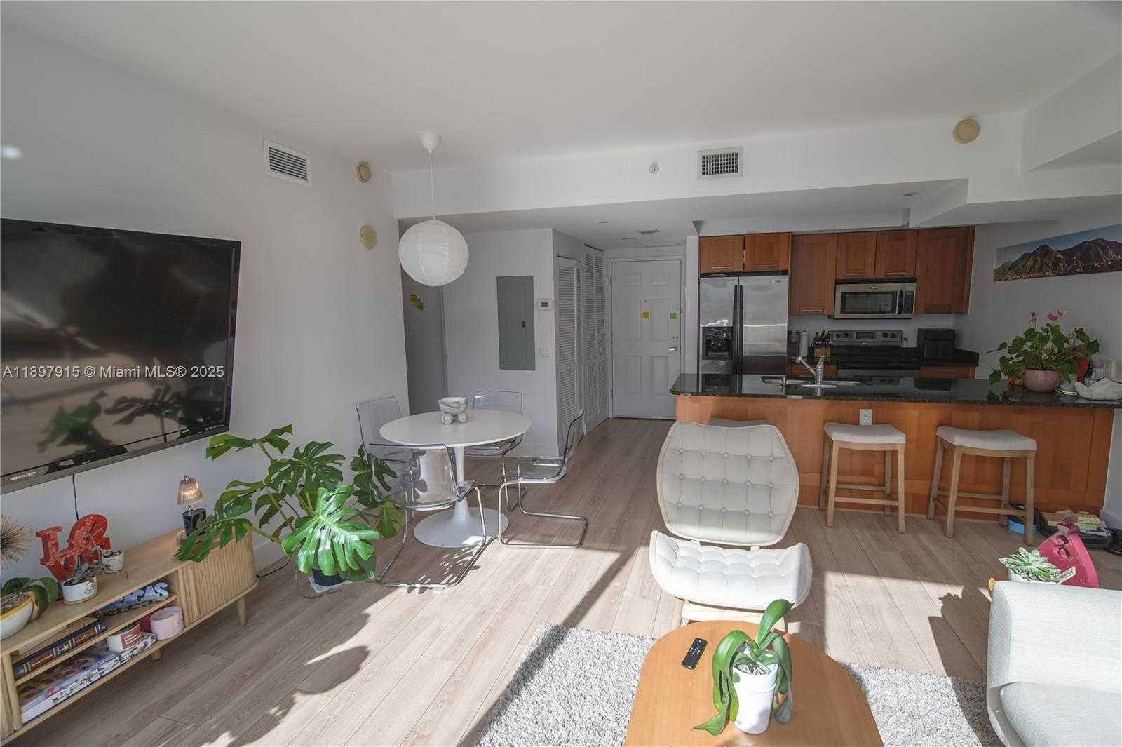 Small Image of 4100 SALZEDO ST #916, Coral Gables Number 3