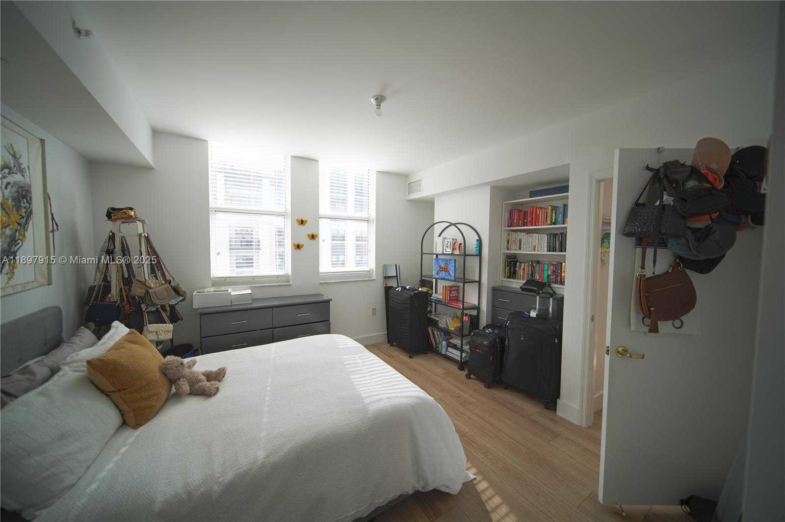 Small Image of 4100 SALZEDO ST #916, Coral Gables Number 6