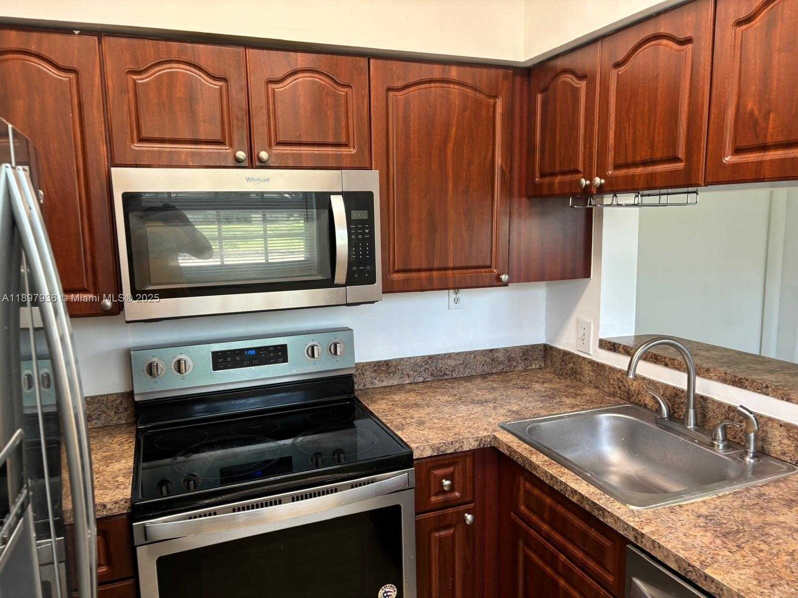 Small Image of 620 CYPRESS CLUB WAY #I13, Deerfield Beach Number 3