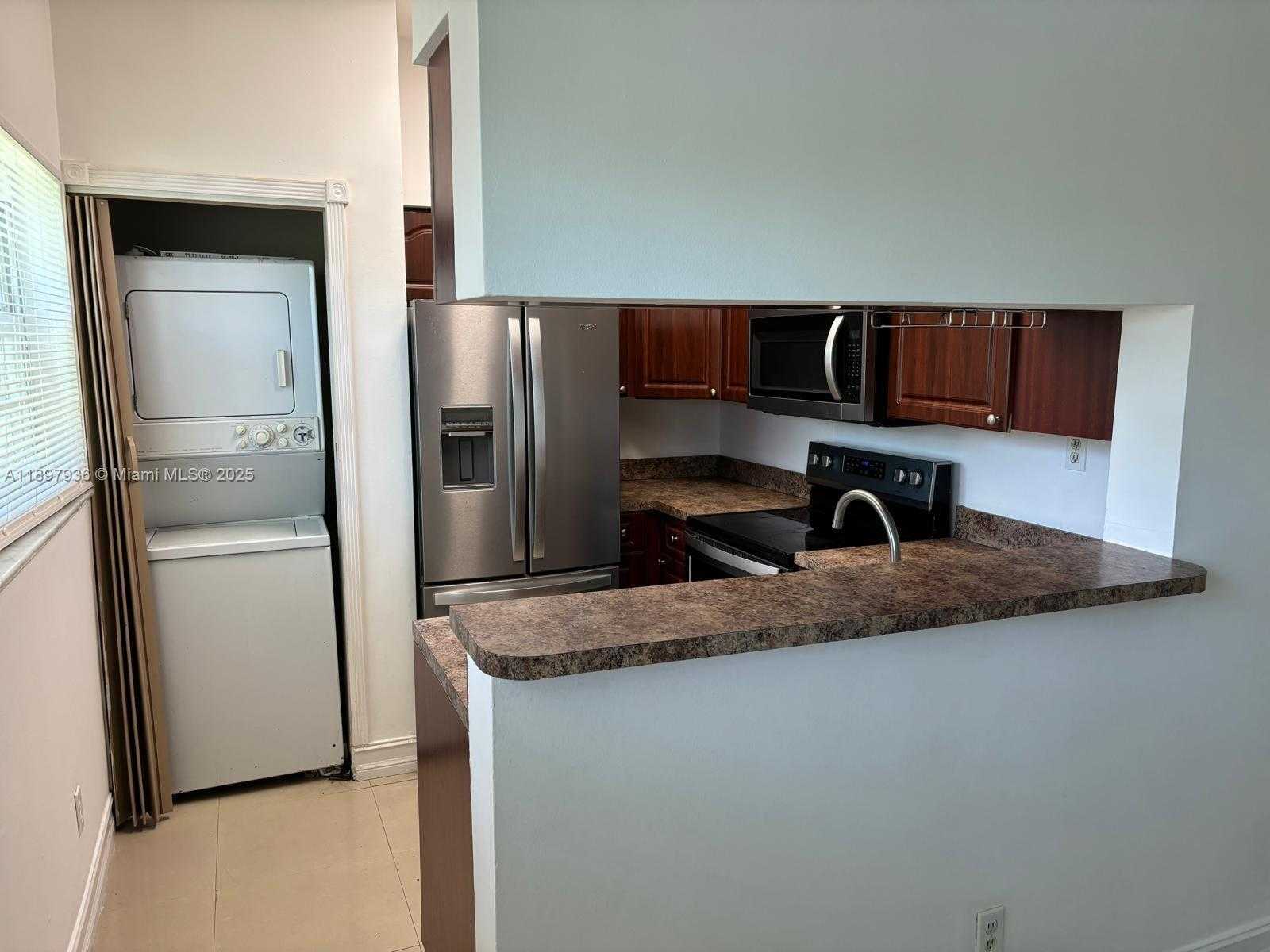 Small Image of 620 CYPRESS CLUB WAY #I13, Deerfield Beach Number 5