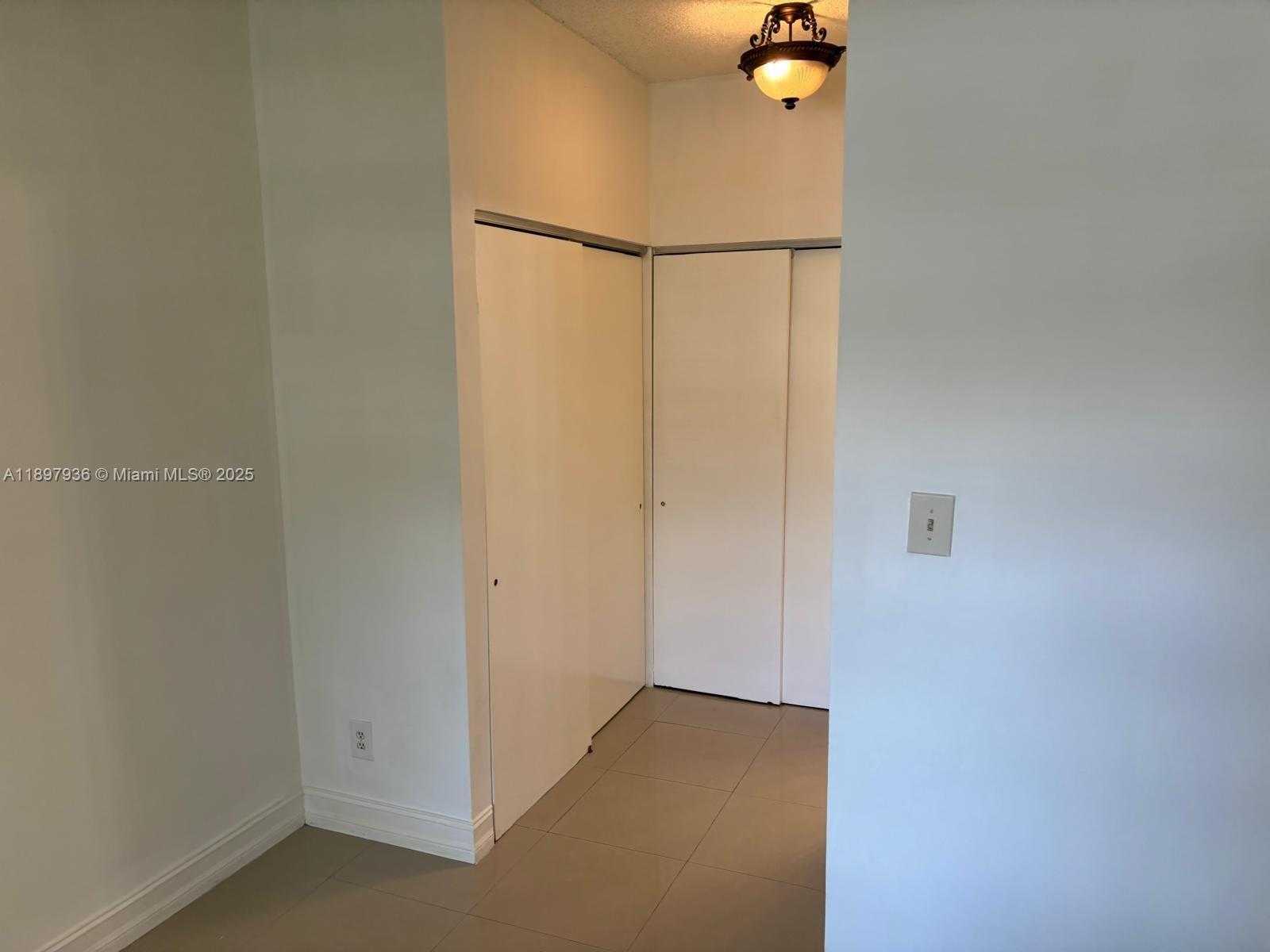 Small Image of 620 CYPRESS CLUB WAY #I13, Deerfield Beach Number 7