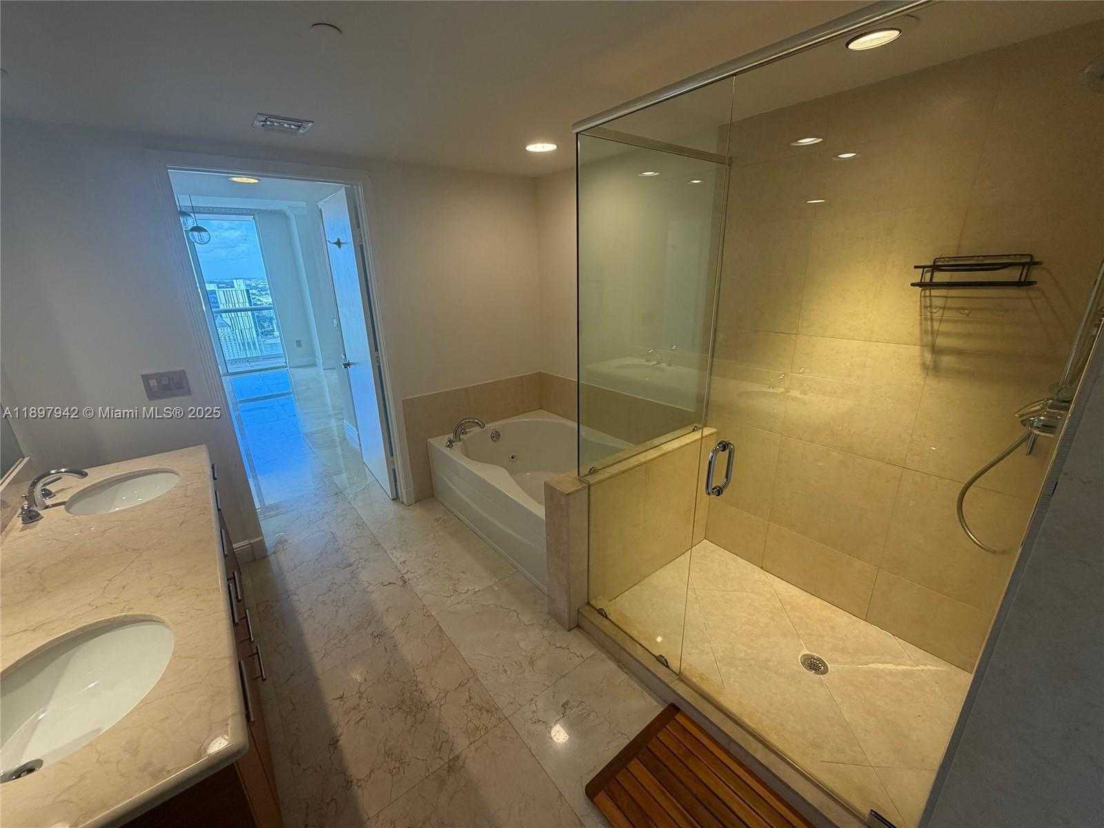 Small Image of 50 BISCAYNE BLVD #5211, Miami Number 15