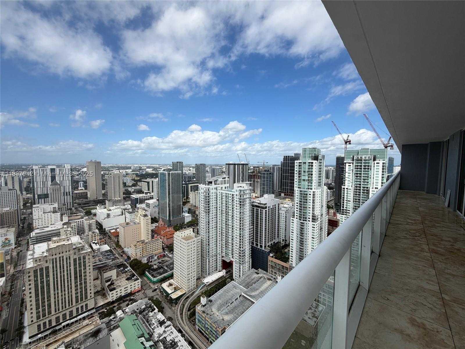 Small Image of 50 BISCAYNE BLVD #5211, Miami Number 3
