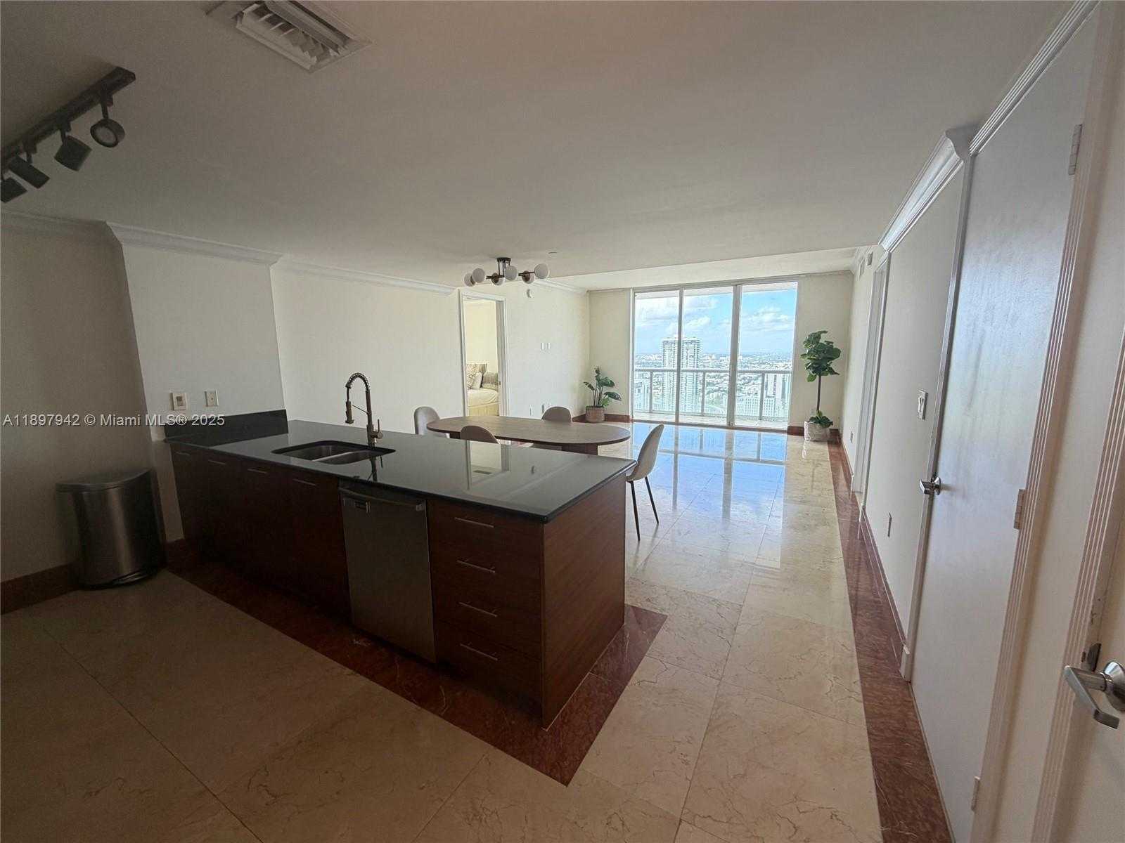 Small Image of 50 BISCAYNE BLVD #5211, Miami Number 6