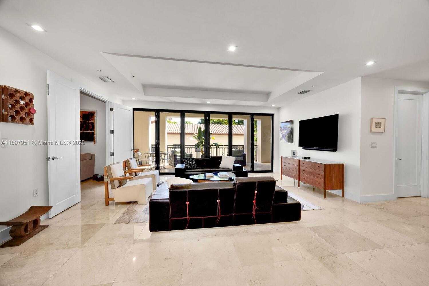 Small Image of 718 VALENCIA AVE #207, Coral Gables Number 11