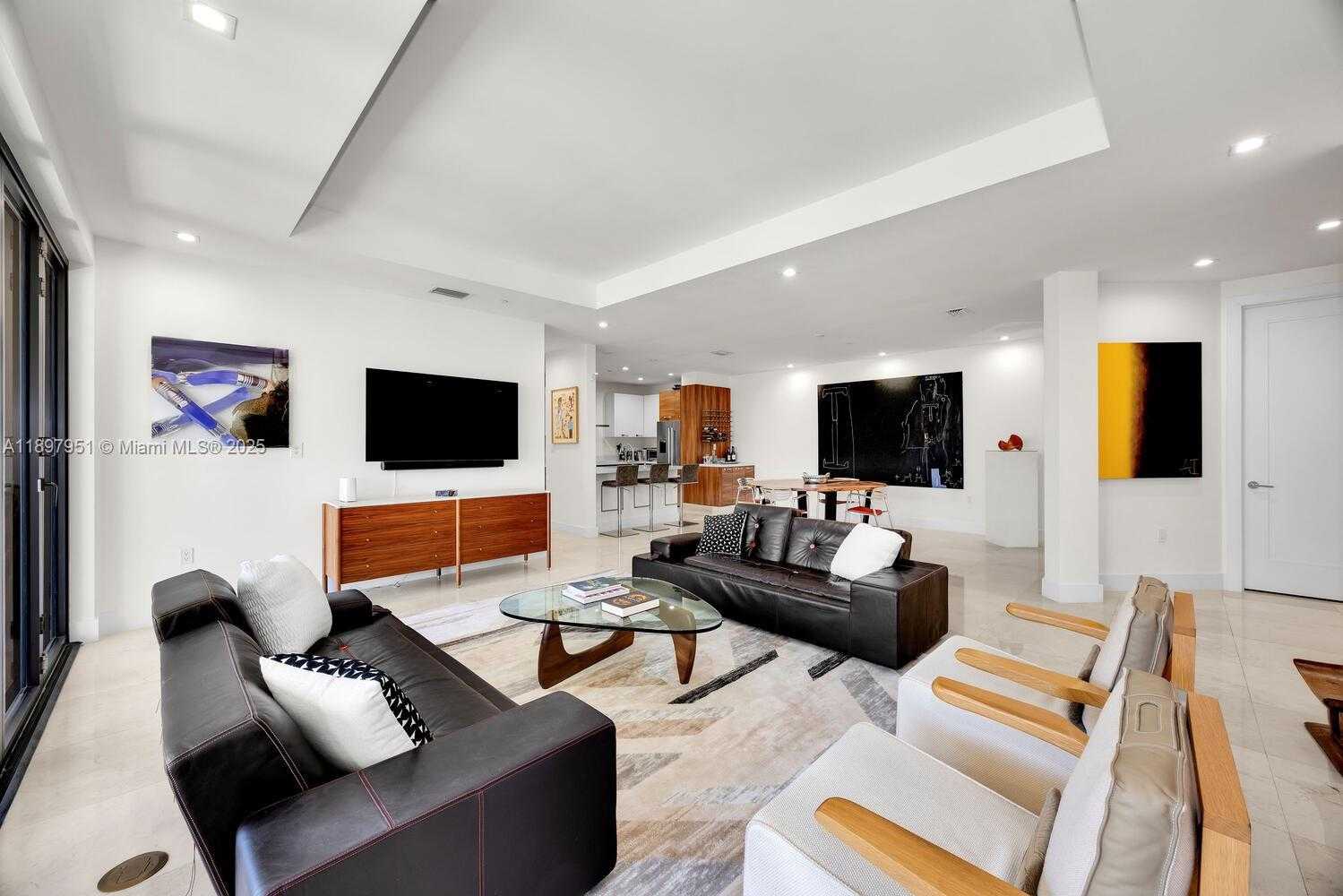 Small Image of 718 VALENCIA AVE #207, Coral Gables Number 16