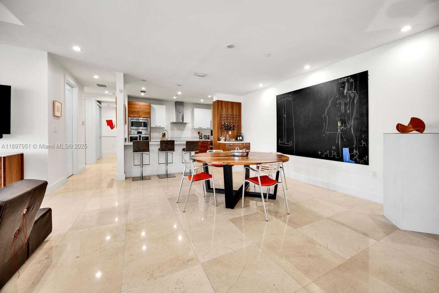 Small Image of 718 VALENCIA AVE #207, Coral Gables Number 17