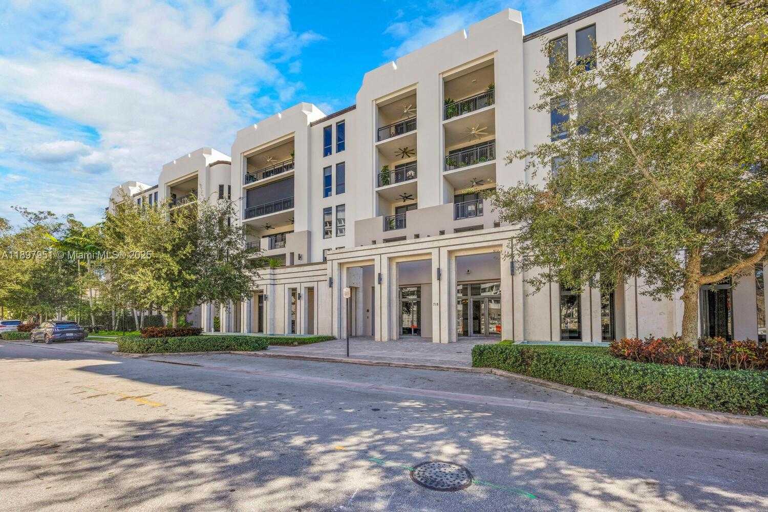 Small Image of 718 VALENCIA AVE #207, Coral Gables Number 2