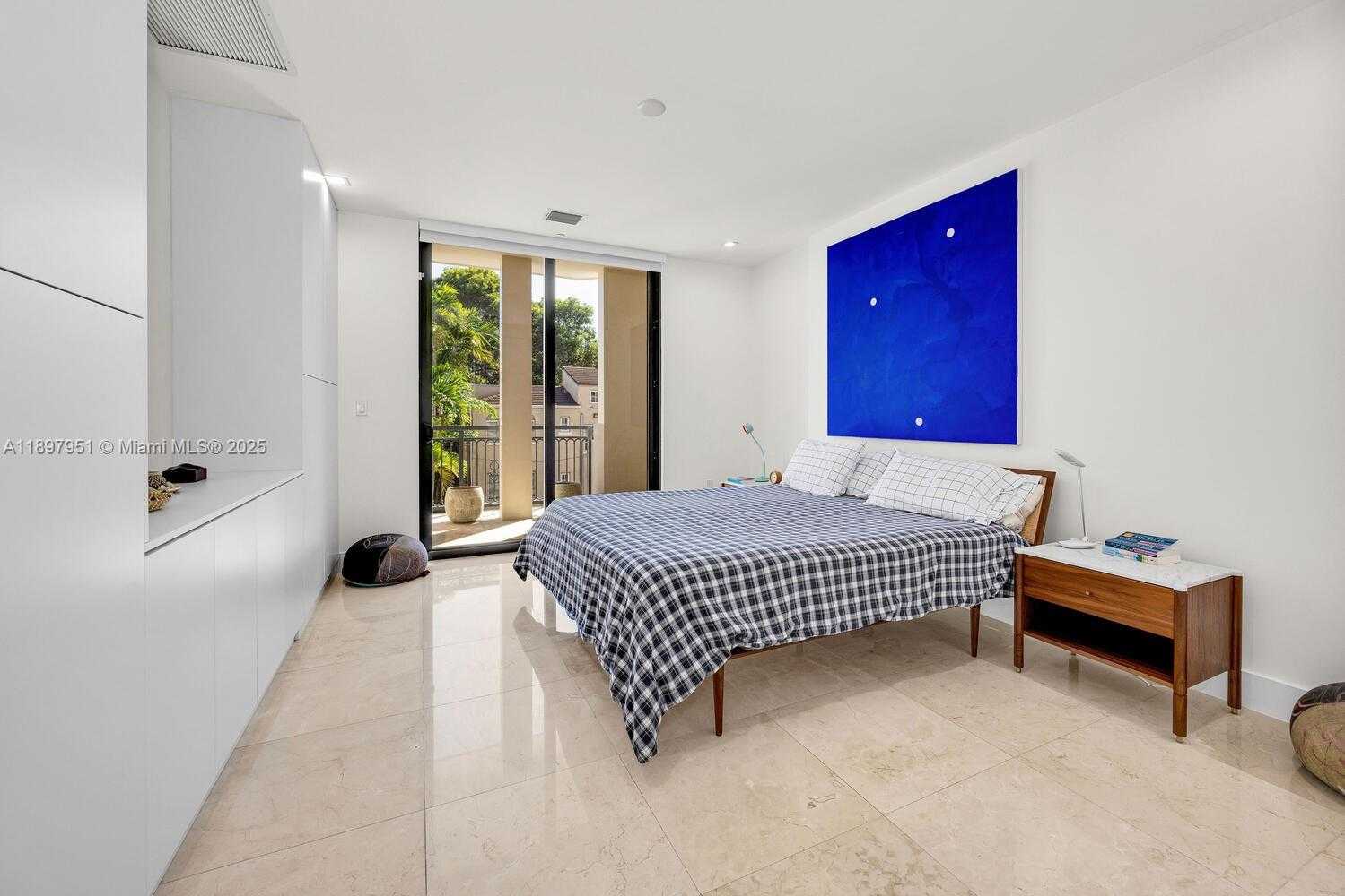 Small Image of 718 VALENCIA AVE #207, Coral Gables Number 28