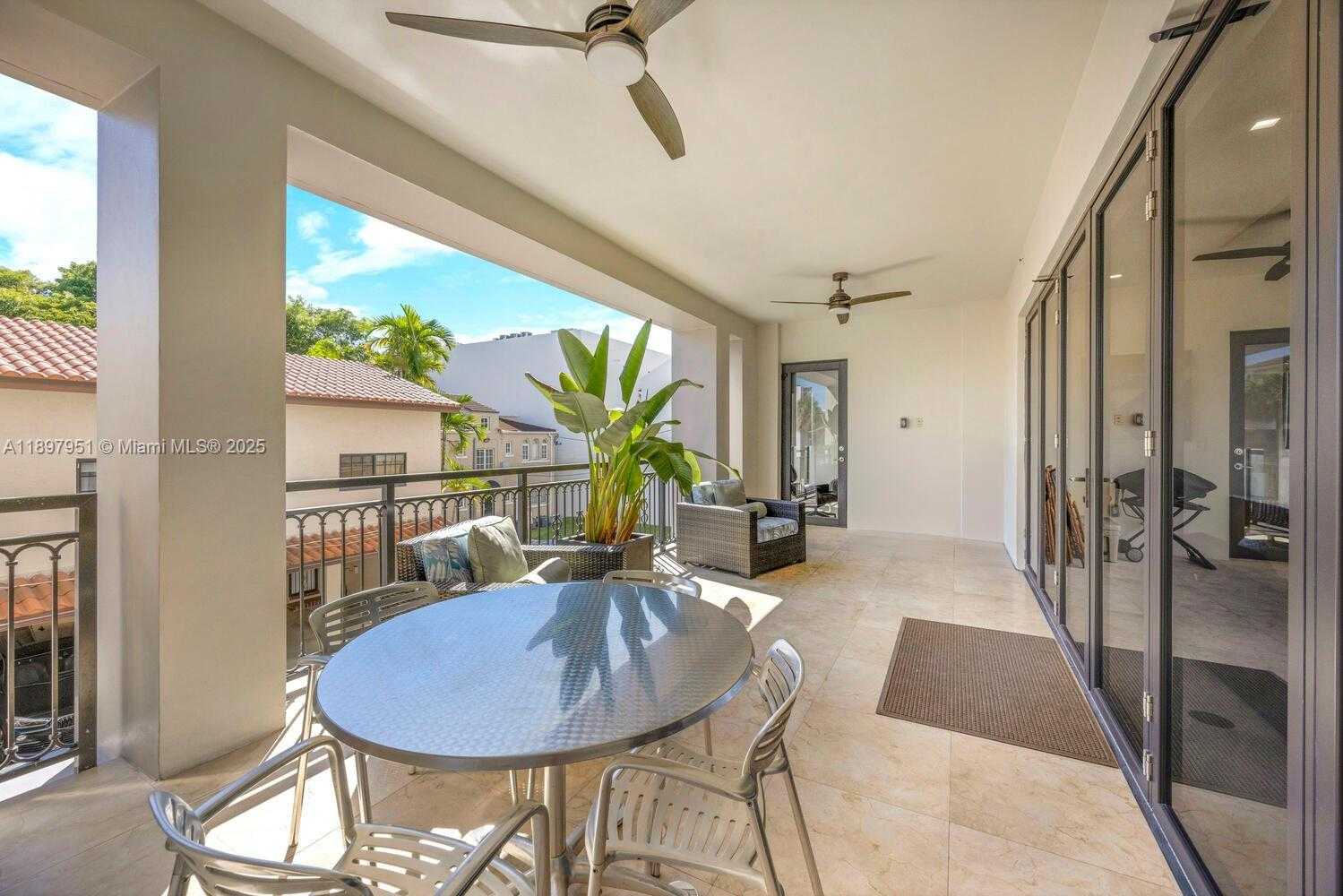 Small Image of 718 VALENCIA AVE #207, Coral Gables Number 29