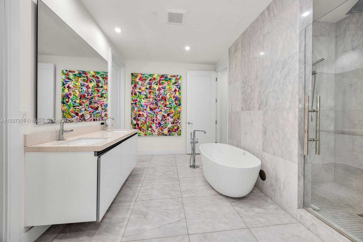 Small Image of 718 VALENCIA AVE #207, Coral Gables Number 9