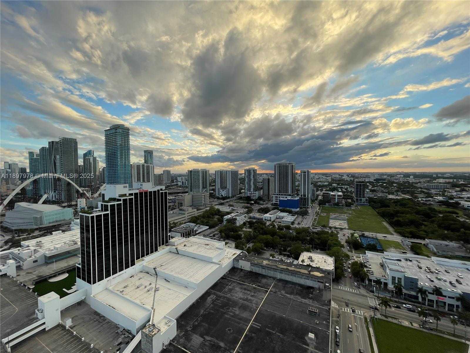 Small Image of 1750 NORTH BAYSHORE DR #3612, Miami Number 2