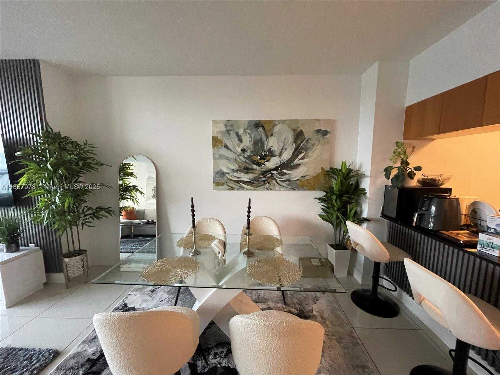 Small Image of 1750 NORTH BAYSHORE DR #3612, Miami Number 4