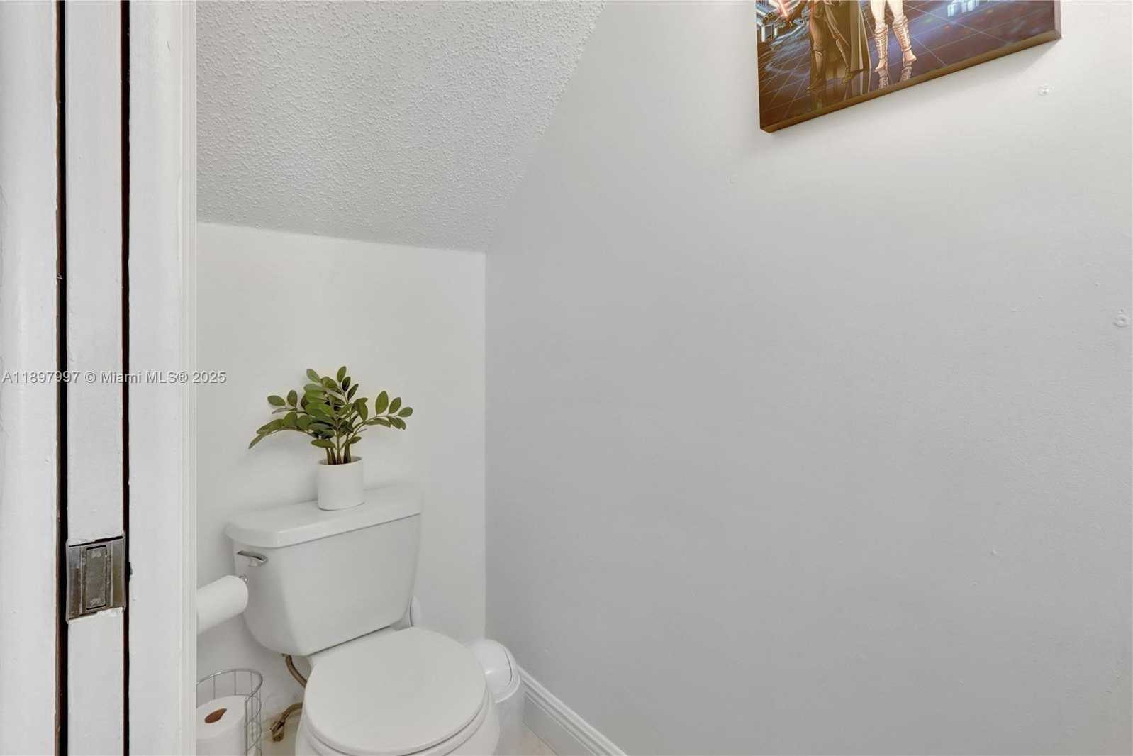 Small Image of 14126 SOUTH WEST 120TH CT #5-14, Miami Number 13