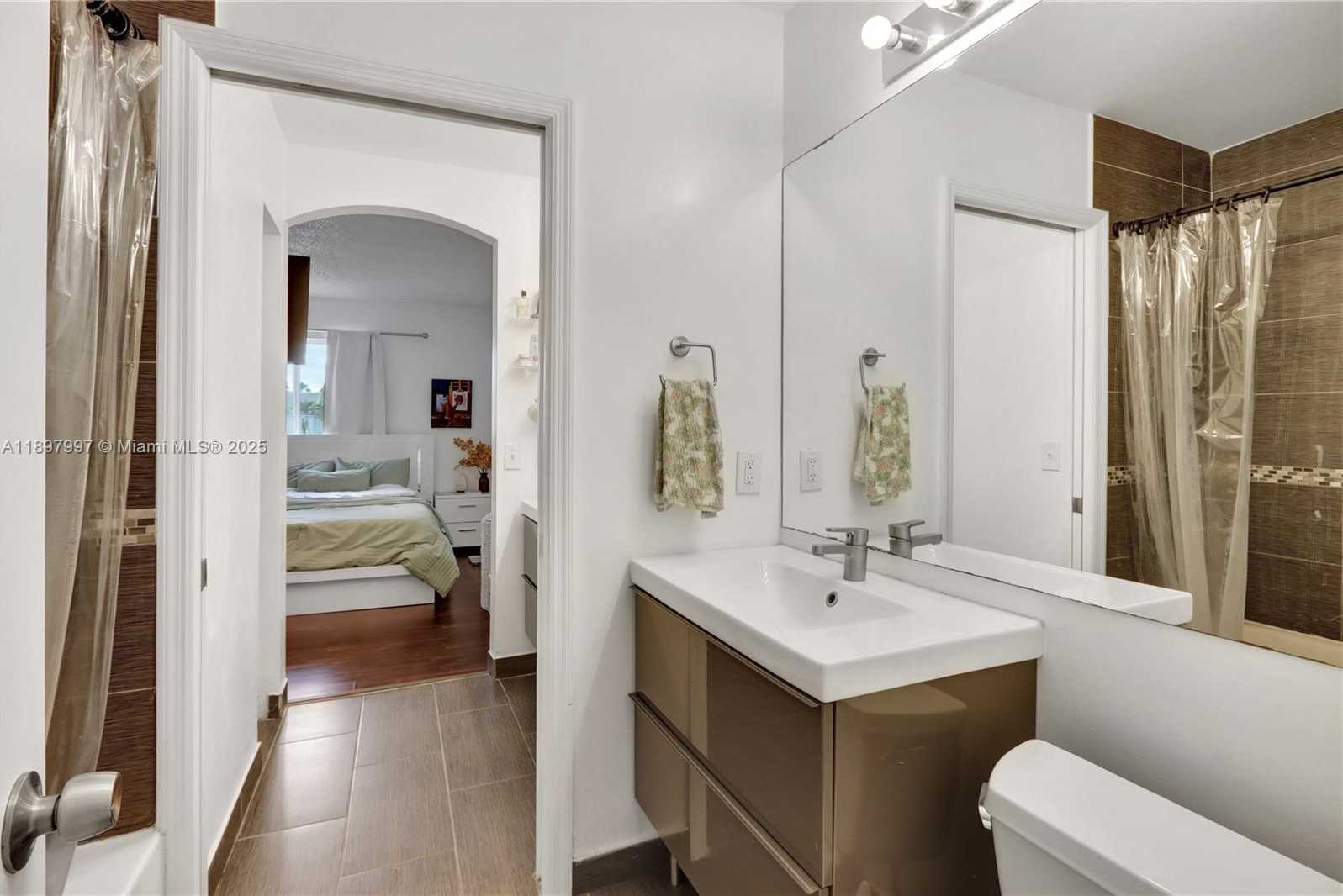 Small Image of 14126 SOUTH WEST 120TH CT #5-14, Miami Number 17