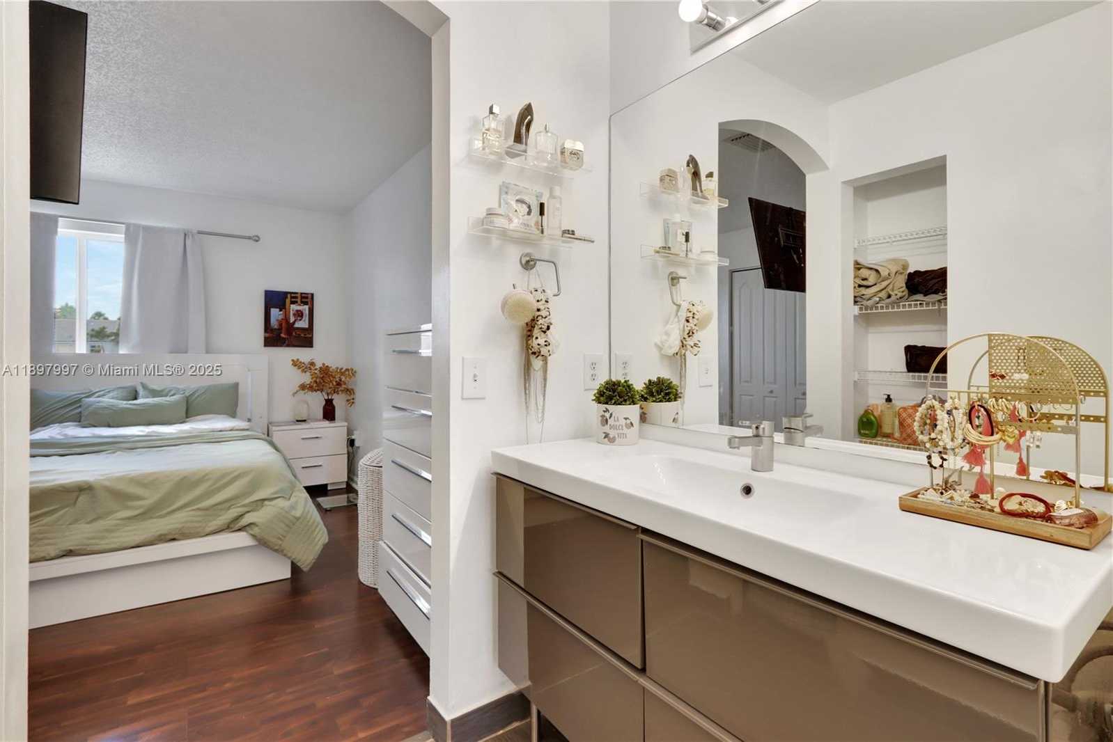 Small Image of 14126 SOUTH WEST 120TH CT #5-14, Miami Number 18