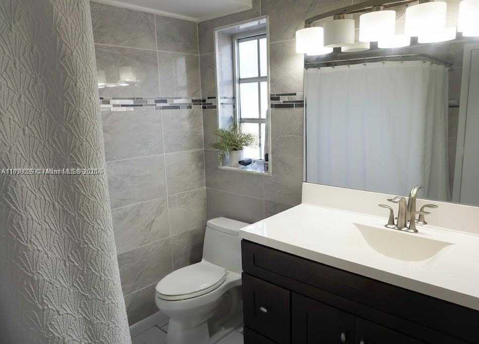 Small Image of 6565 SANTONA ST #B5, Coral Gables Number 5