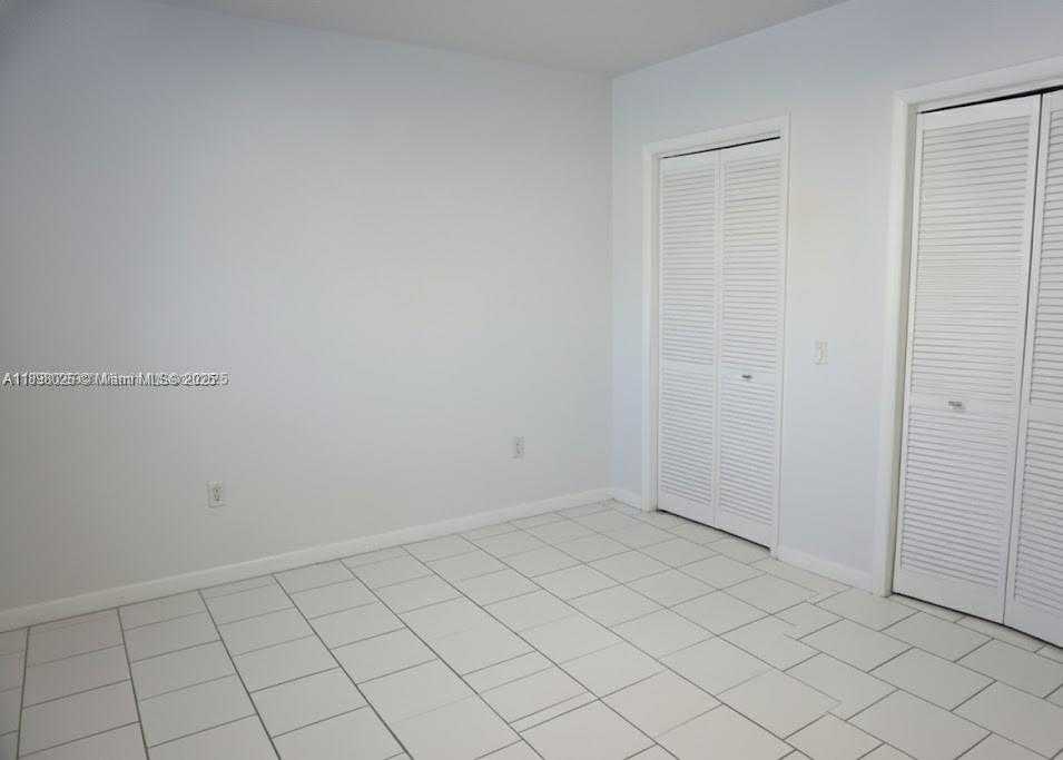 Small Image of 6565 SANTONA ST #B5, Coral Gables Number 7