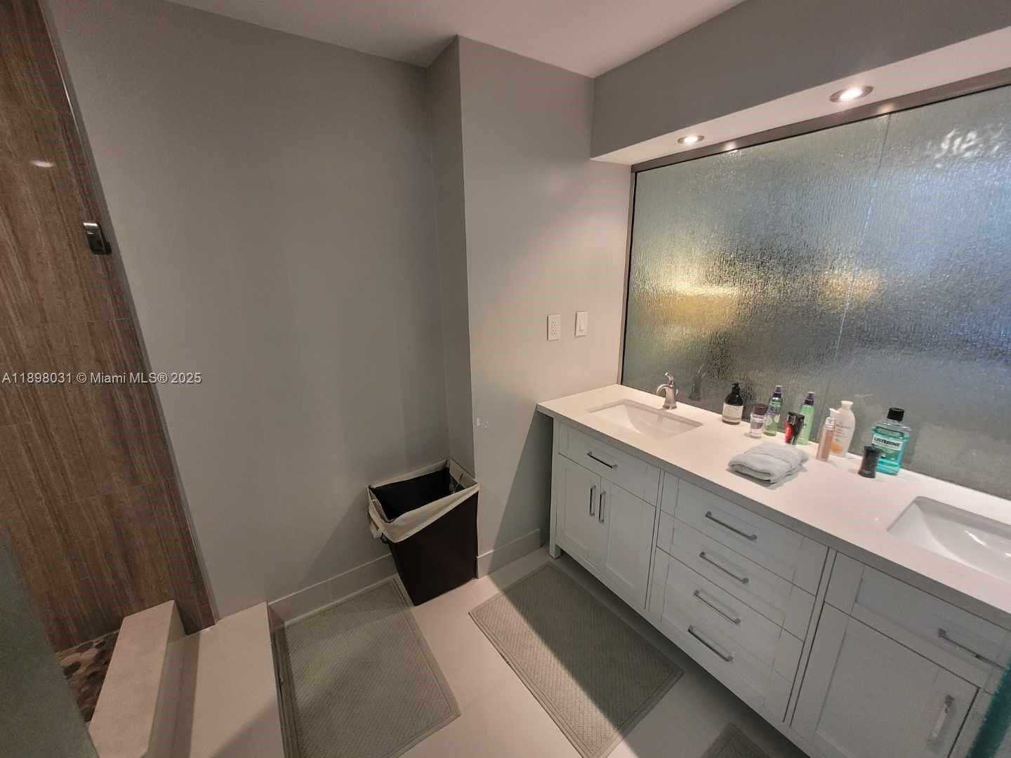 Small Image of 18071 BISCAYNE BLVD #1801, Aventura Number 6