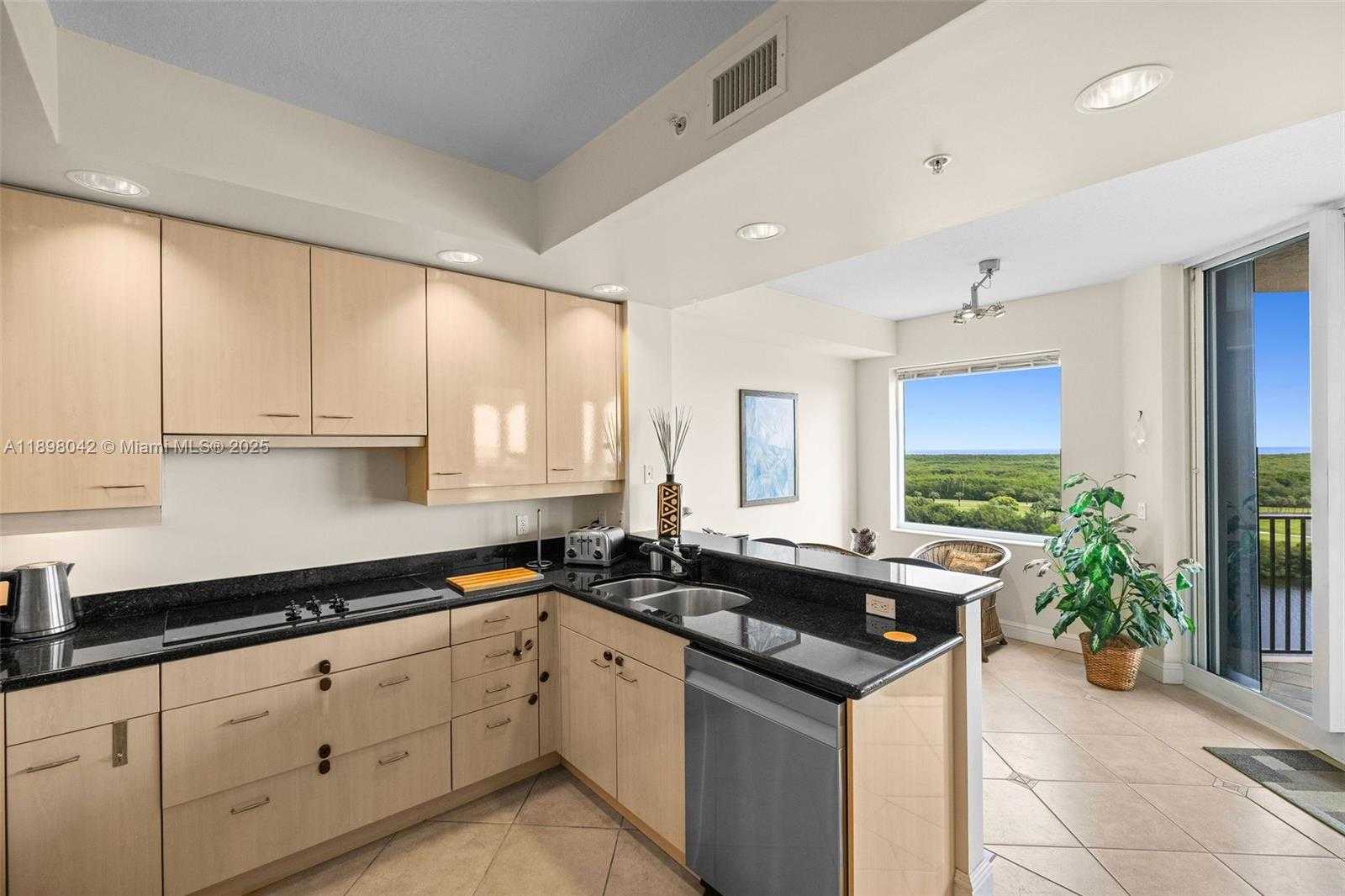 Small Image of 13627 DEERING BAY DR #1002, Coral Gables Number 17
