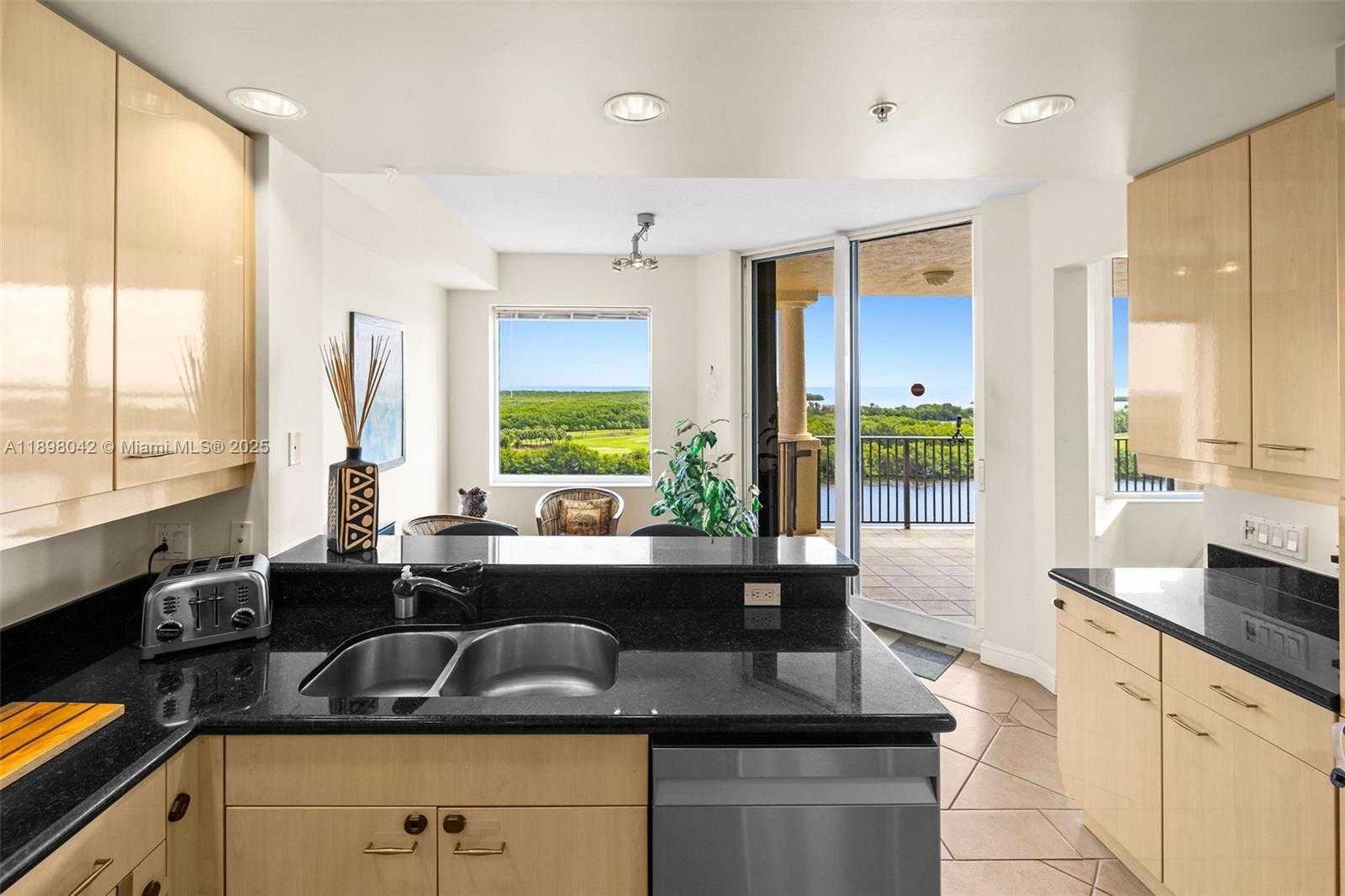 Small Image of 13627 DEERING BAY DR #1002, Coral Gables Number 18