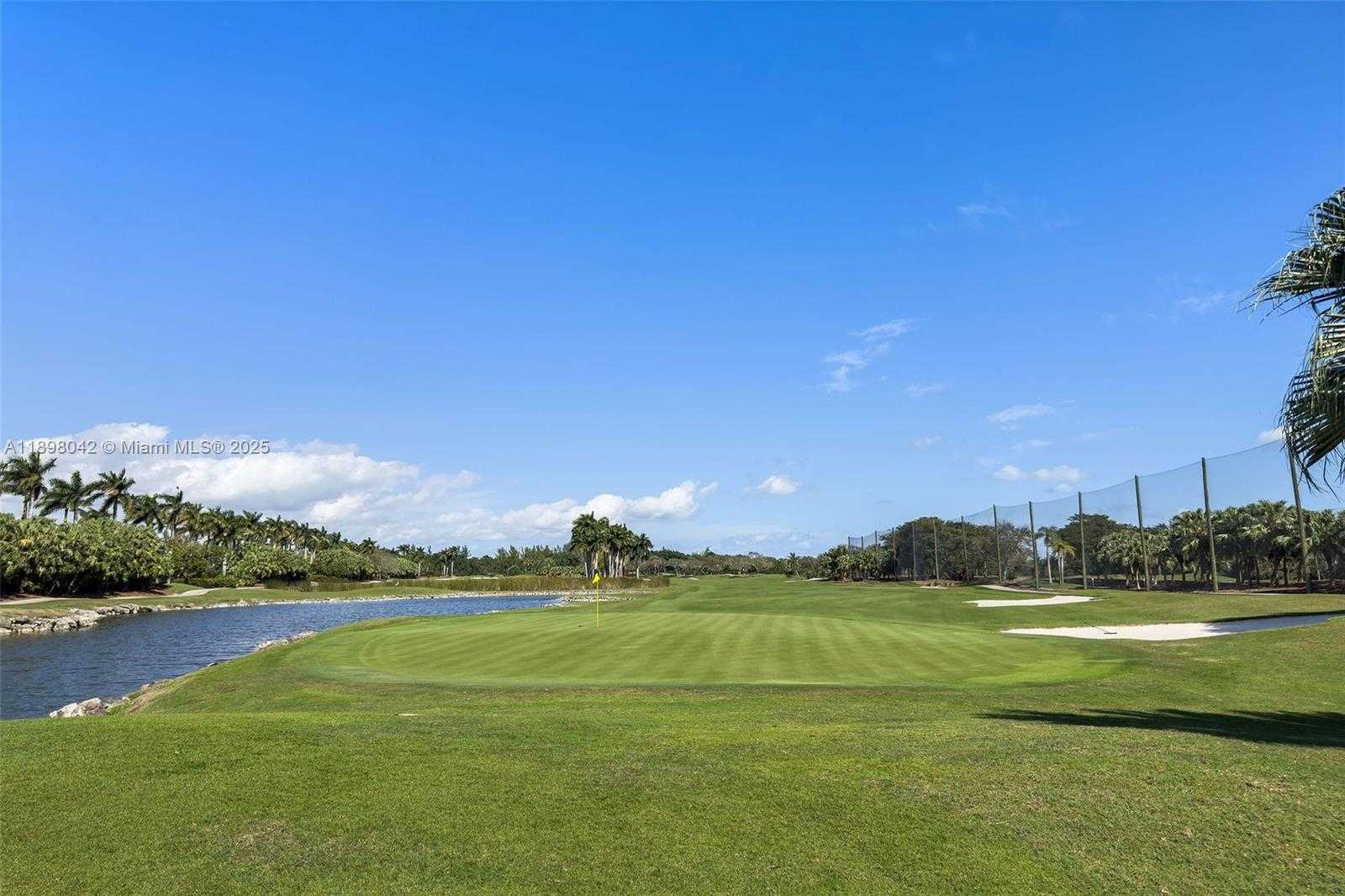 Small Image of 13627 DEERING BAY DR #1002, Coral Gables Number 49