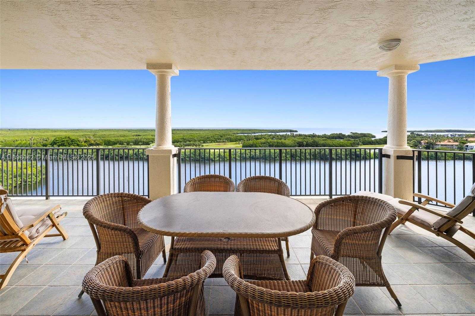 Small Image of 13627 DEERING BAY DR #1002, Coral Gables Number 5