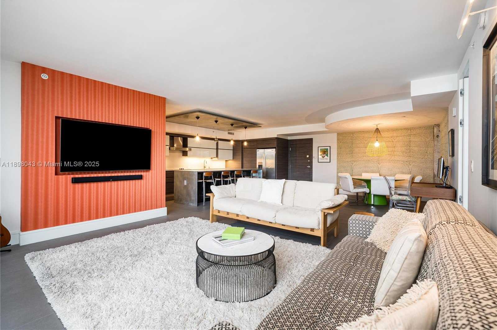 Small Image of 2155 WASHINGTON CT #407, Miami Beach Number 16