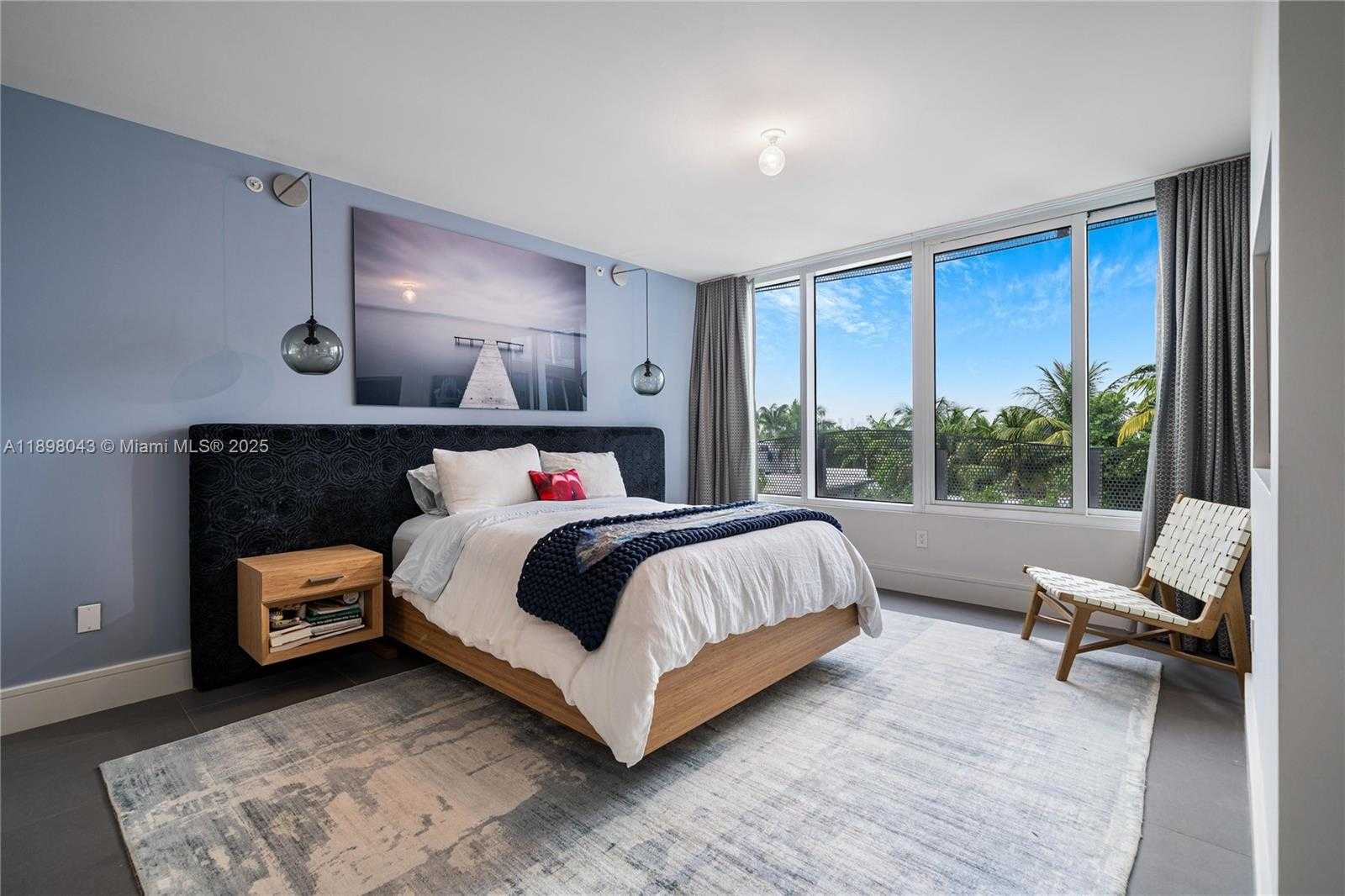 Small Image of 2155 WASHINGTON CT #407, Miami Beach Number 17