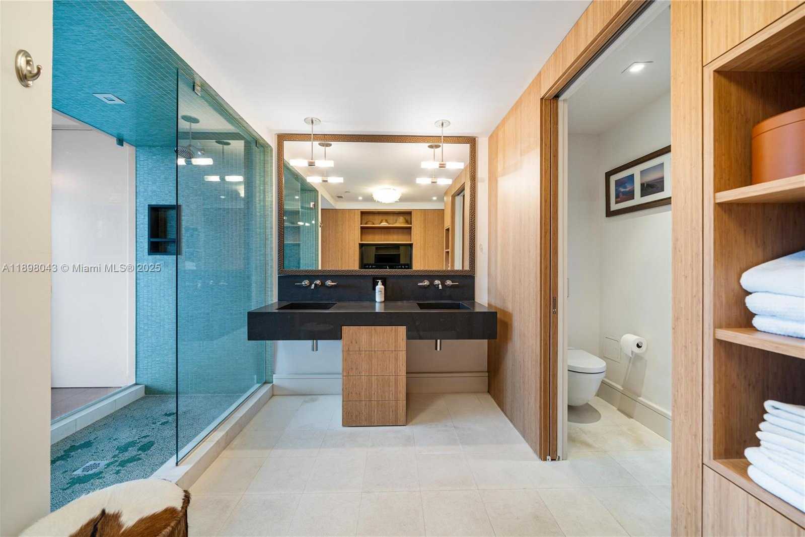 Small Image of 2155 WASHINGTON CT #407, Miami Beach Number 20