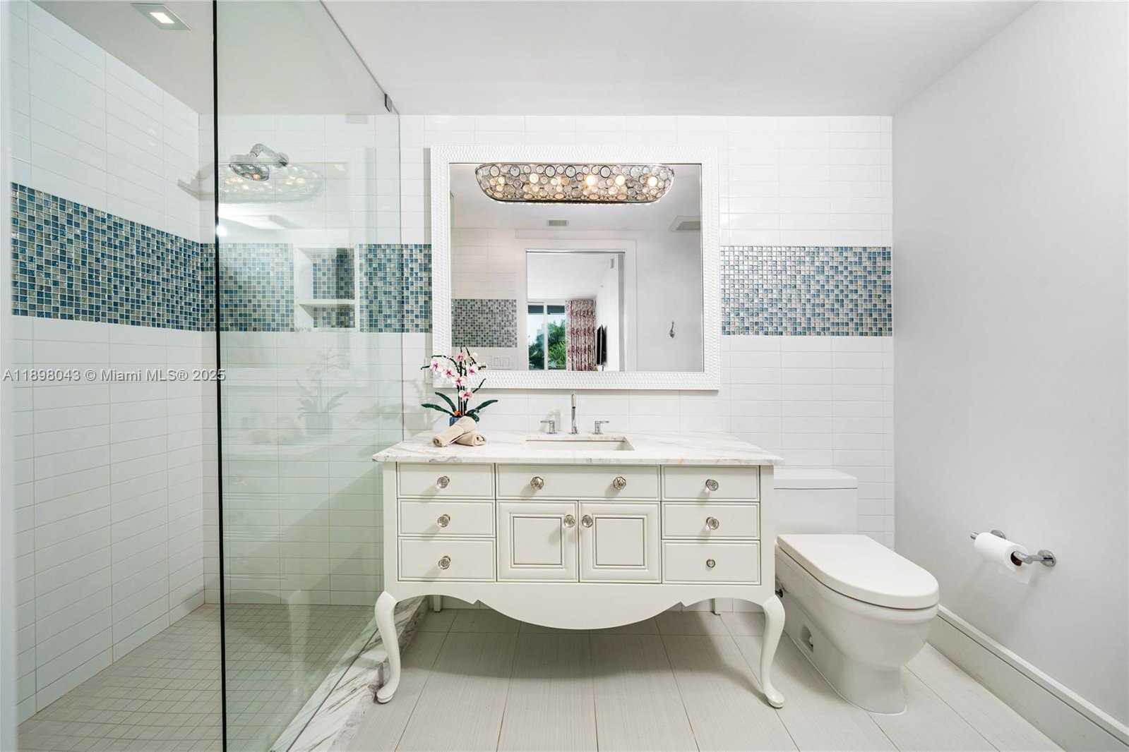 Small Image of 2155 WASHINGTON CT #407, Miami Beach Number 8