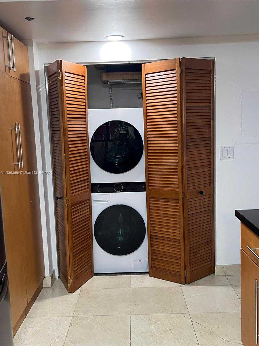 Small Image of 1581 BRICKELL AVE #2005, Miami Number 24