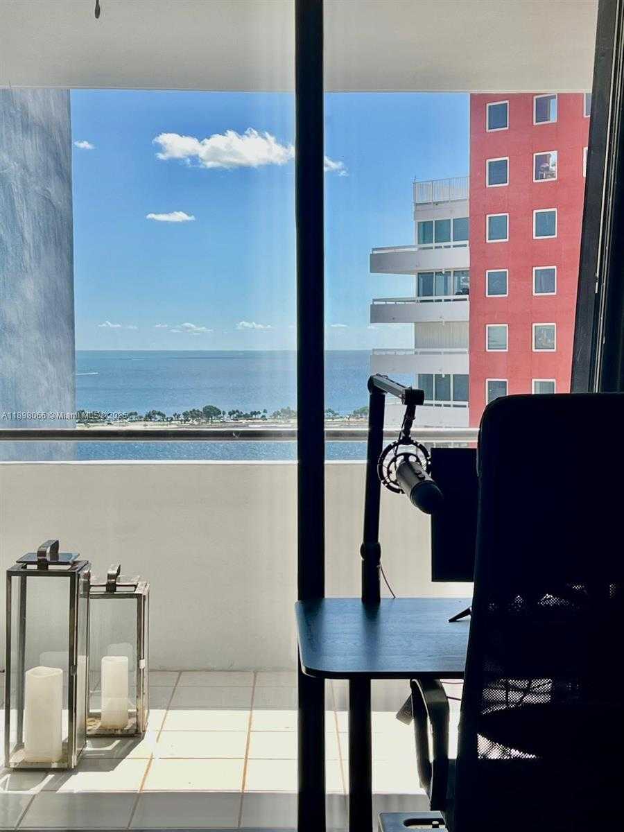 Small Image of 1581 BRICKELL AVE #2005, Miami Number 32