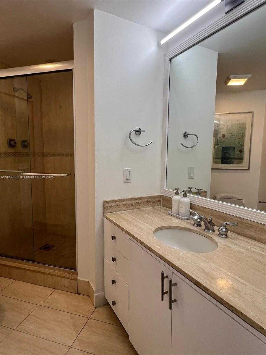 Small Image of 1581 BRICKELL AVE #2005, Miami Number 33